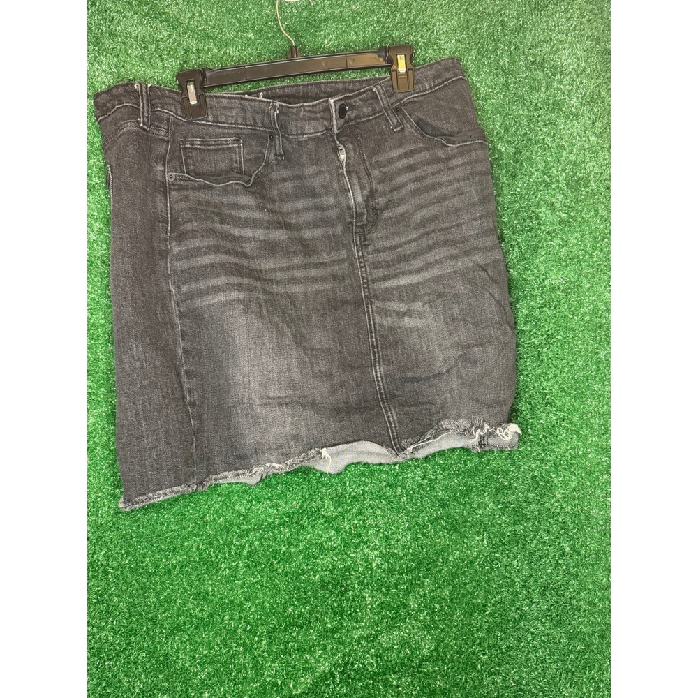 Universal Thread Black Washed Denim Raw Hem Mini Skirt Size 18